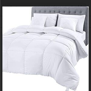 Quilted Down Alternative Conforter White Quilt Queen NWT